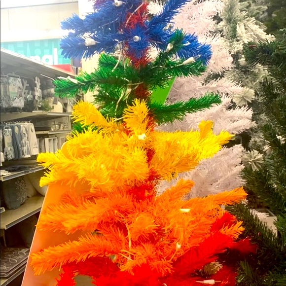 RAINBOW CHRISTMAS TREE 🎄 - Picture 2 of 3